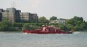 Kleine Yacht abgebrannt Koeln Hoehe Zoobruecke Rheinpark P005